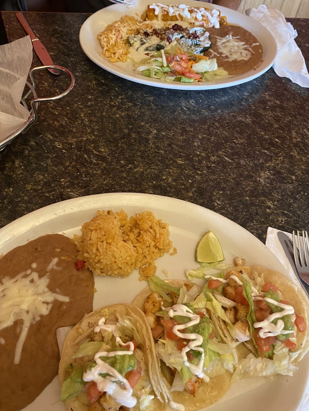Burgos Queen Mexican food Grand Island NE | restaurant | 2610 S Locust St, Grand Island, NE 68801, USA | 3086754102 OR +1 308-675-4102