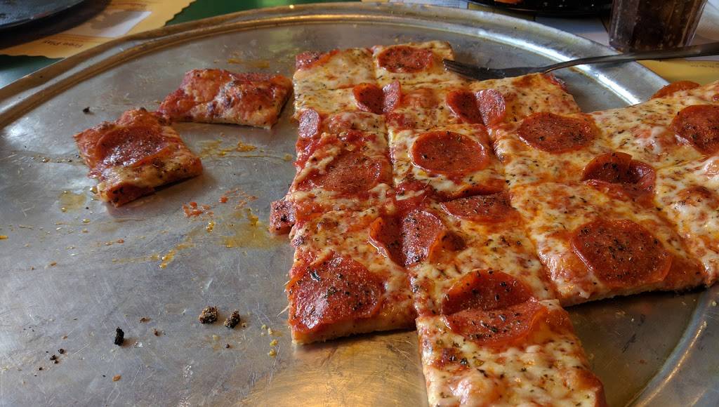 Monicals Pizza | restaurant | 618 W Orange St, Hoopeston, IL 60942, USA | 2172837781 OR +1 217-283-7781