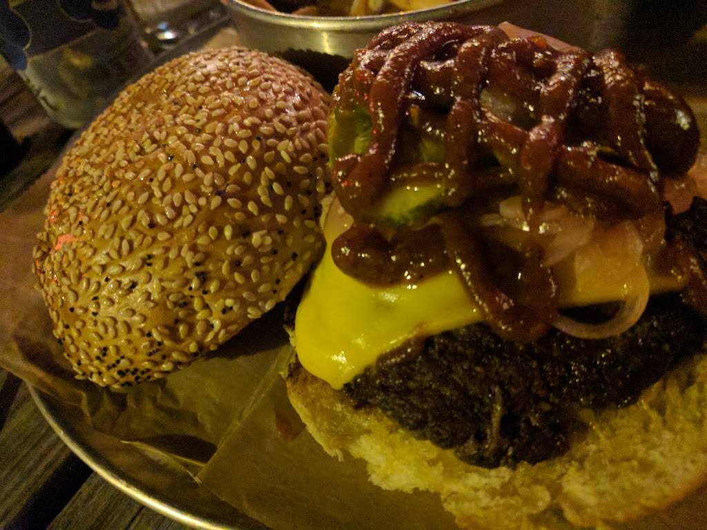 The Commodore Public House & Kitchen | restaurant | 1100 P St NW, Washington, DC 20005, USA | 2022346870 OR +1 202-234-6870