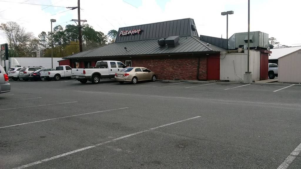 Pizza Hut | restaurant | 915 N Temple Ave, Starke, FL 32091, USA | 9049648700 OR +1 904-964-8700
