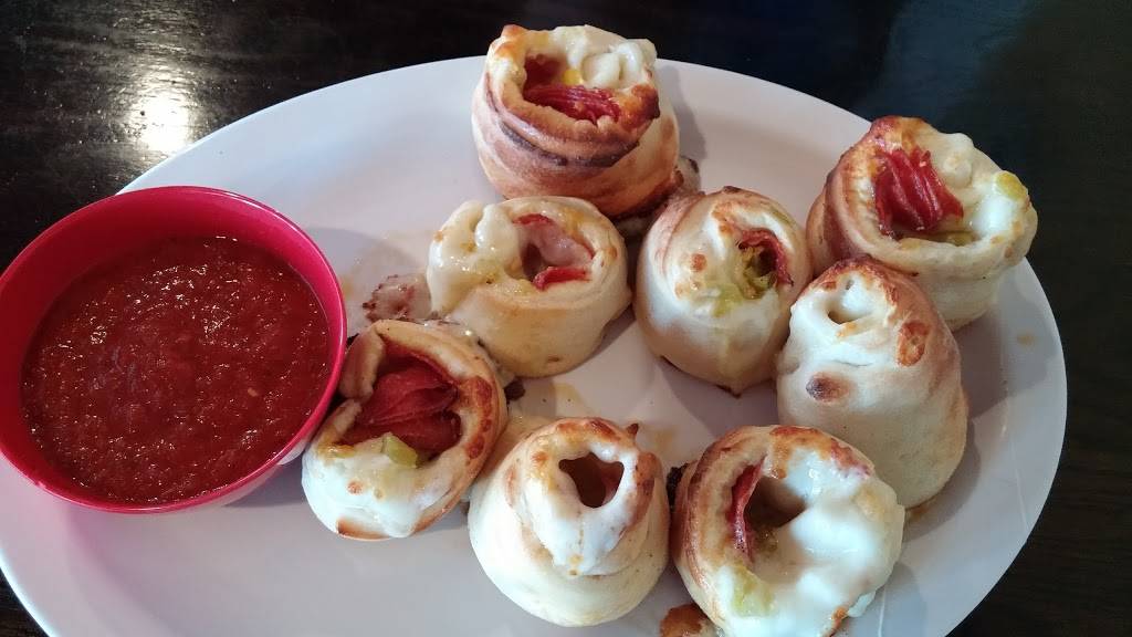 Roberts Italian Restaurant and Deli | restaurant | 6745 W Ken Caryl Ave, Littleton, CO 80128, USA | 7209817078 OR +1 720-981-7078