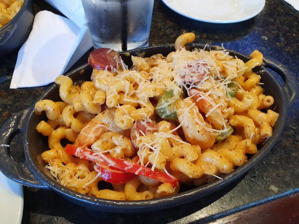 Bar Louie | night club | 1352 W 6th St #152, Cleveland, OH 44113, USA | 2164525500 OR +1 216-452-5500