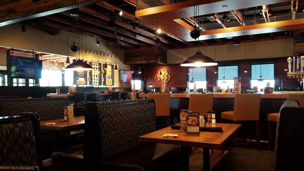 Outback Steakhouse | restaurant | 380 Town Center Dr, York, PA 17408, USA | 7177574363 OR +1 717-757-4363