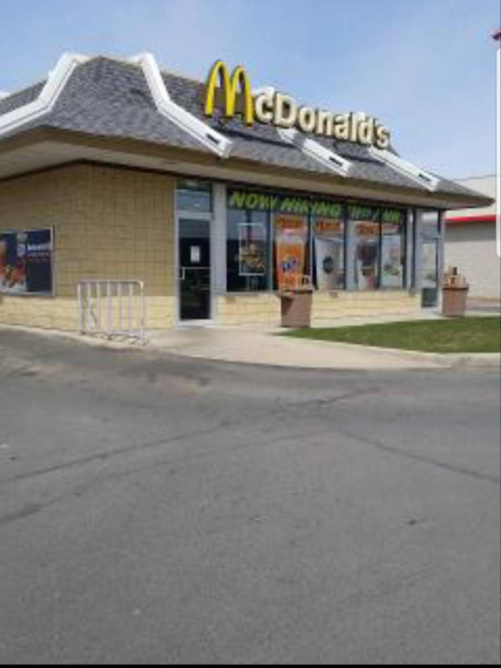McDonalds | cafe | 2468 W South Airport Rd W, Traverse City, MI 49684, USA | 2319339248 OR +1 231-933-9248
