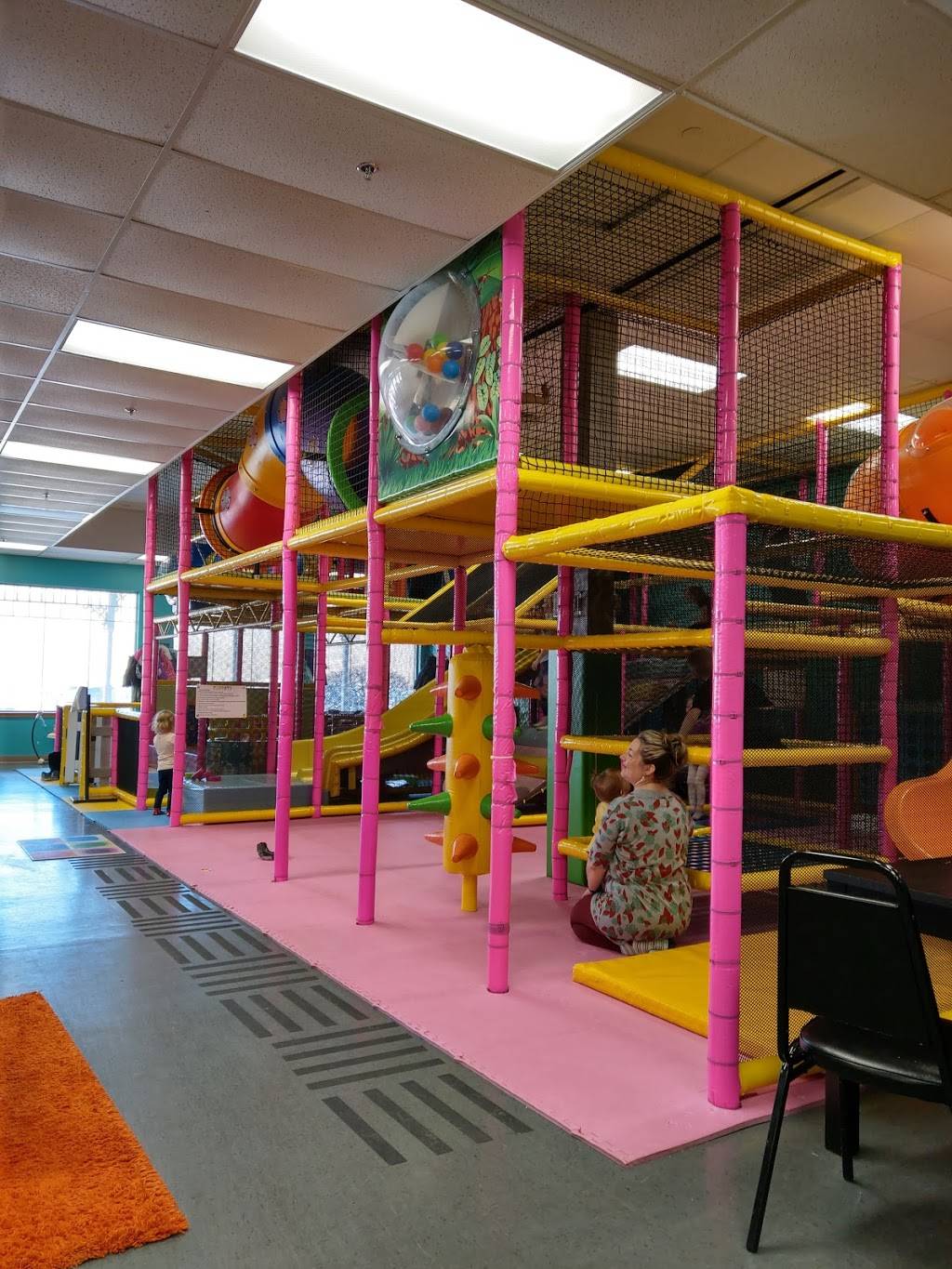 Fundays Family Fun Cafe | cafe | 2151 Ferguson Rd Ste 104, Jackson, MI 49203, USA | 5173154090 OR +1 517-315-4090