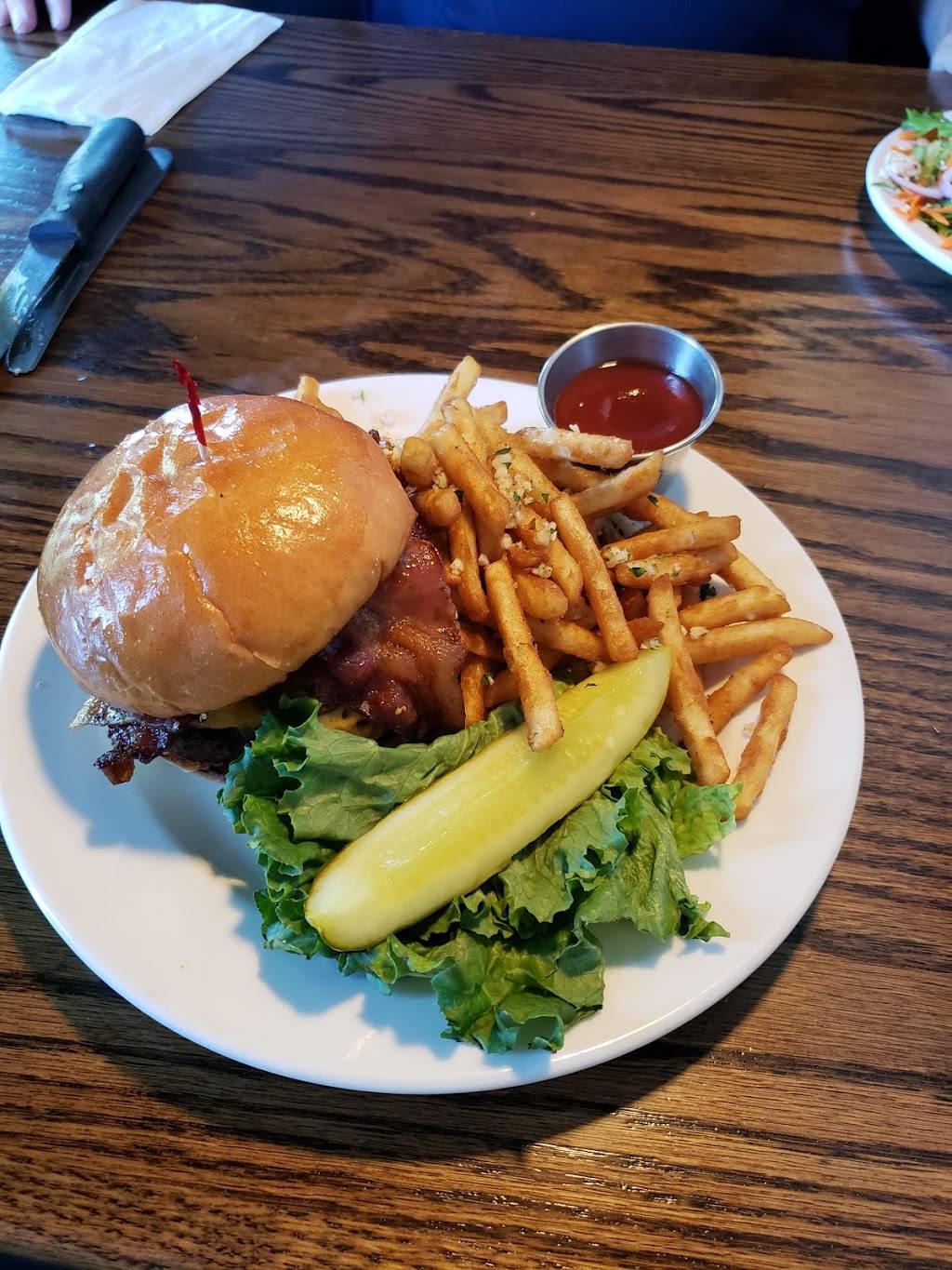 Hop Valley Brewing Company | restaurant | 980 Kruse Way, Springfield, OR 97477, USA | 5417443330 OR +1 541-744-3330