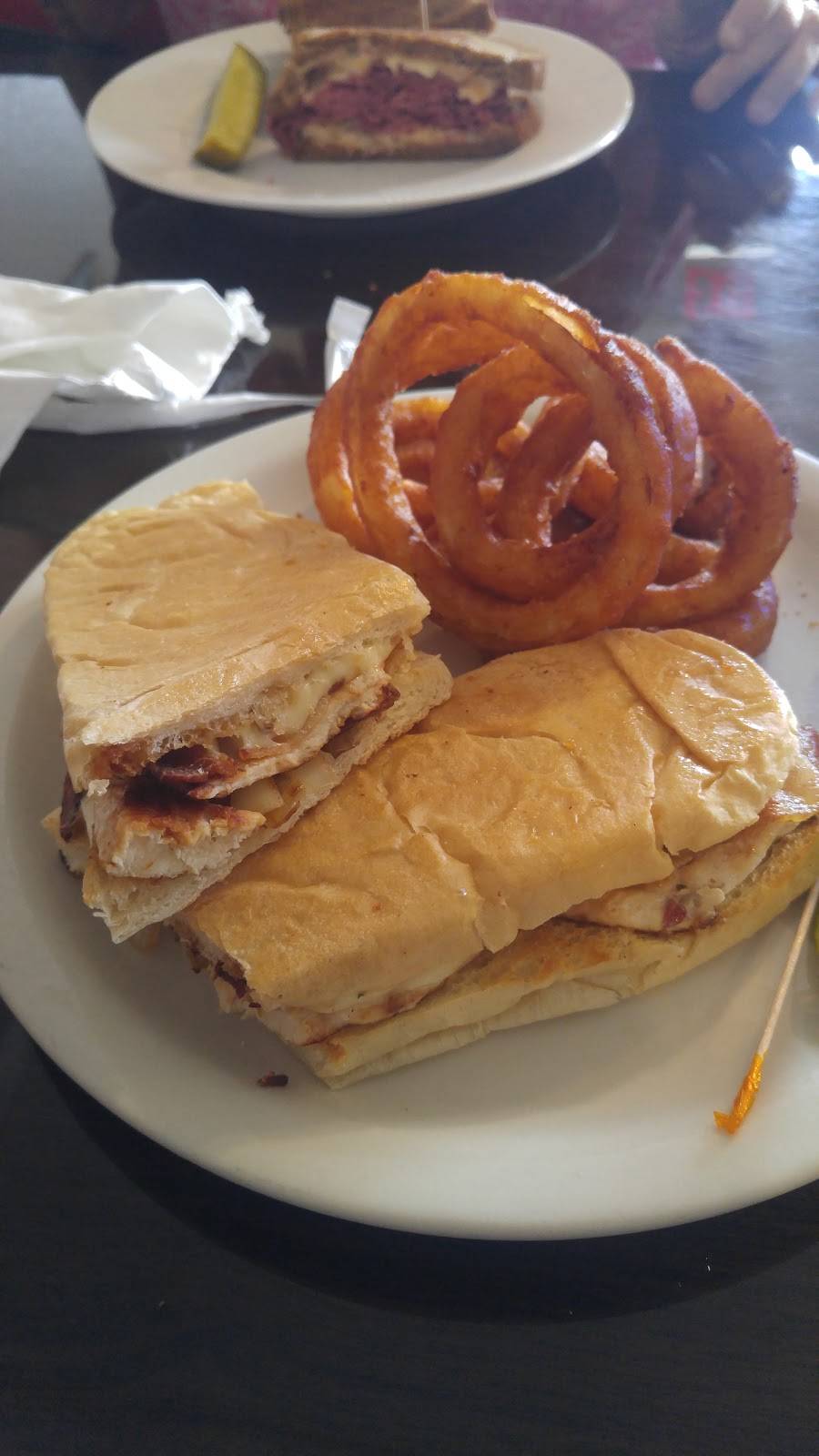 Josephs Diner | restaurant | 625 N Tamiami Trail, Nokomis, FL 34275, USA | 9414800095 OR +1 941-480-0095