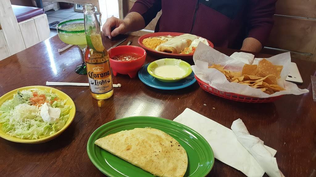 El Cantarito | restaurant | 1002 N Main St, Cloverdale, IN 46120, USA | 7657952388 OR +1 765-795-2388