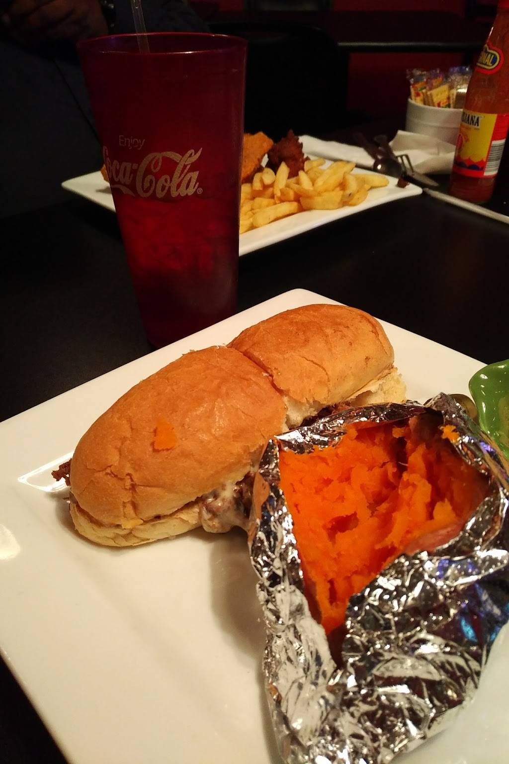 JBs Restaurant | restaurant | 115 E Van Dorn Ave, Holly Springs, MS 38635, USA | 6622740705 OR +1 662-274-0705