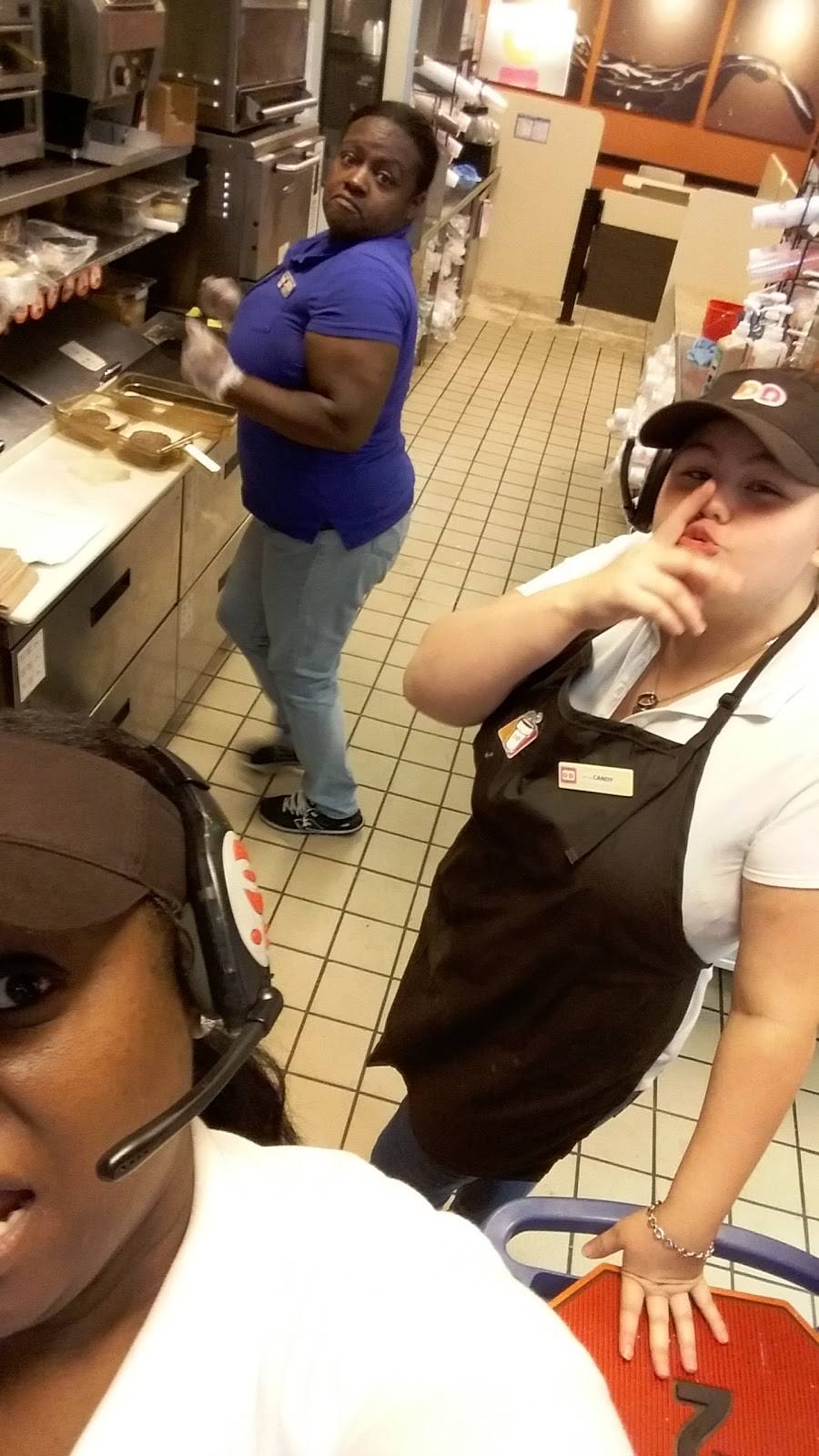 Dunkin Donuts | cafe | 1317 S 1st Ave, Maywood, IL 60153, USA | 7083459777 OR +1 708-345-9777