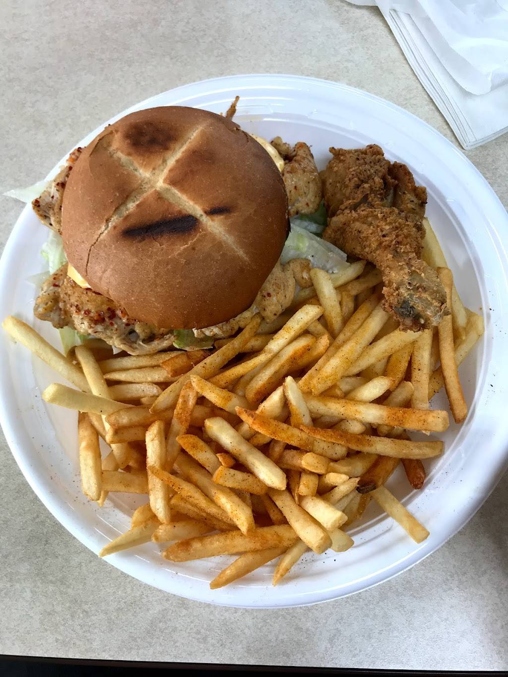 US Fried Chicken | restaurant | 4419 Tuckaseegee Rd, Charlotte, NC 28208, USA | 7049008406 OR +1 704-900-8406