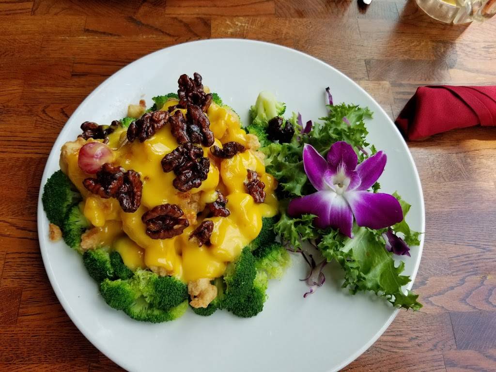 Red Bowl Asian Bistro | restaurant | 3140 Walden Ln, Burlington, NC 27215, USA | 3365861988 OR +1 336-586-1988