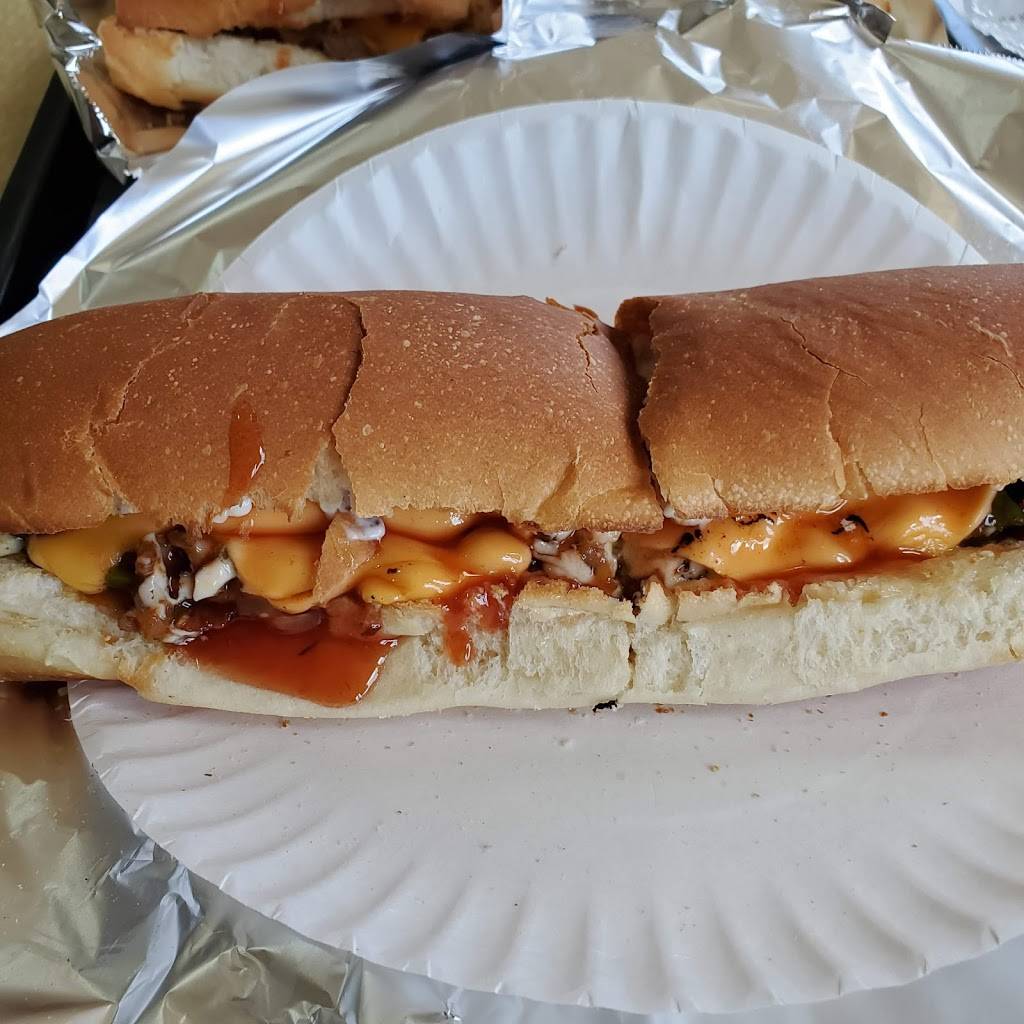 Crown Pizza N Fried Chicken | restaurant | 308 Taunton Rd E, Whitby, ON L1R 3K5, Canada | 9054255222 OR +1 905-425-5222