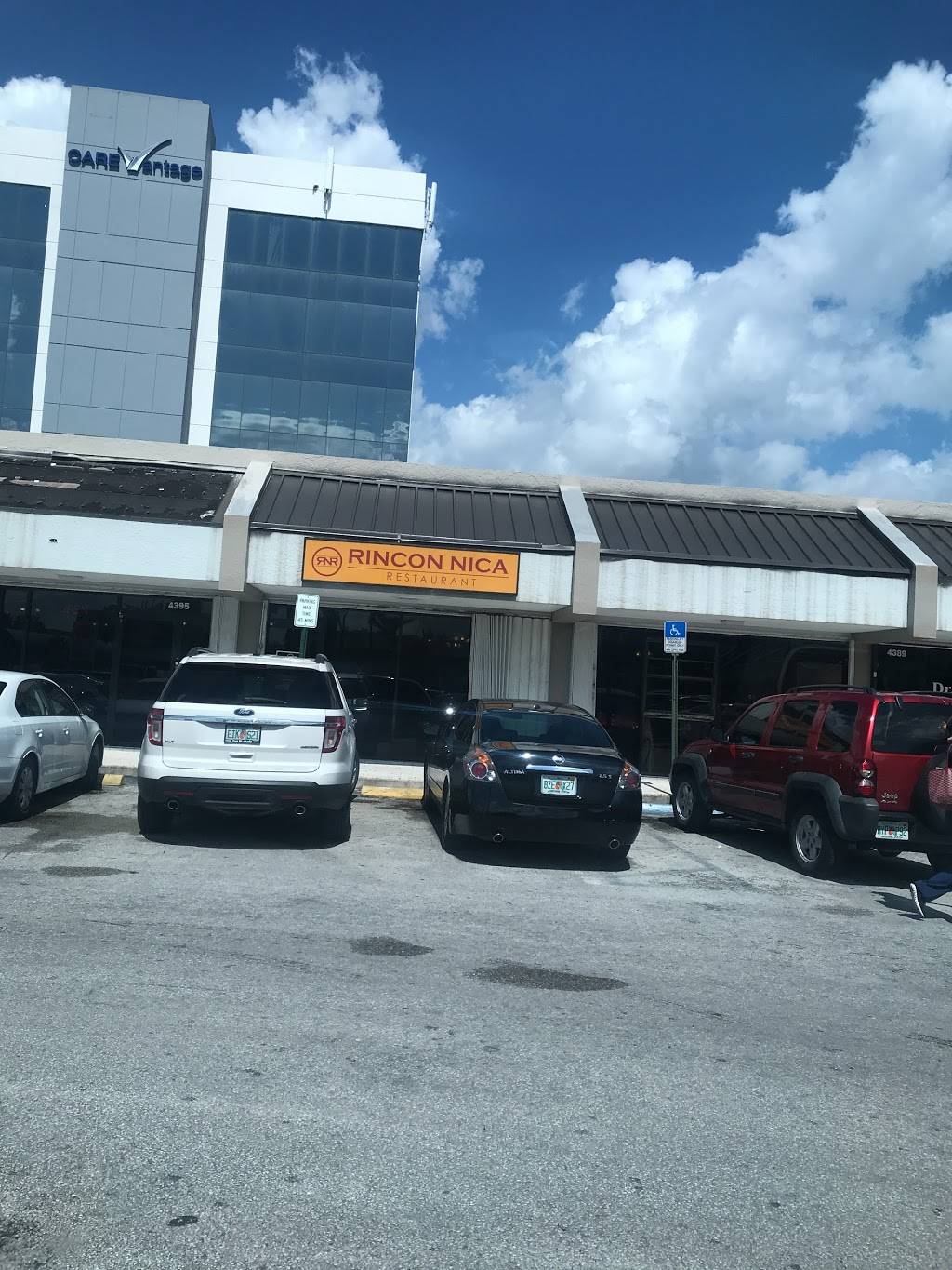 Rincon Nica | restaurant | 4395 W 16th Ave, Hialeah, FL 33012, USA | 3058272525 OR +1 305-827-2525