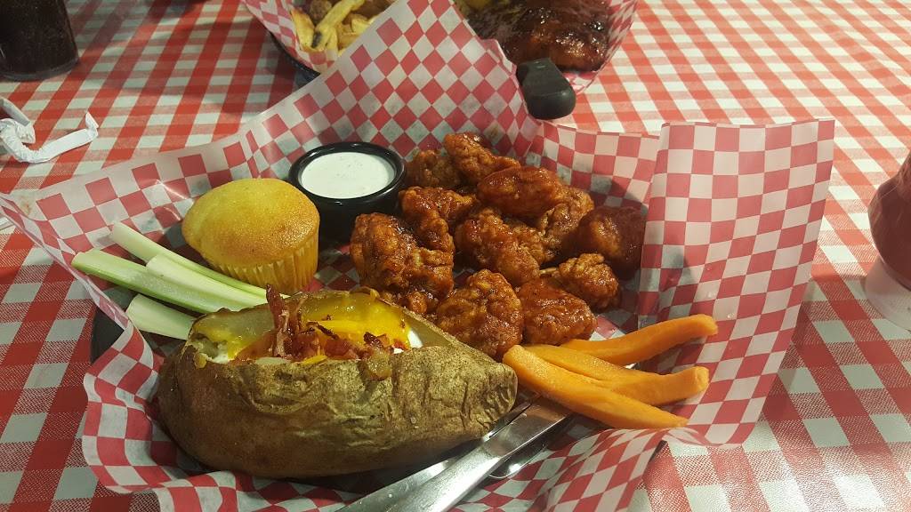 Famous Daves Bar-B-Que | restaurant | 36601 Warren Rd, Westland, MI 48185, USA | 7345951000 OR +1 734-595-1000