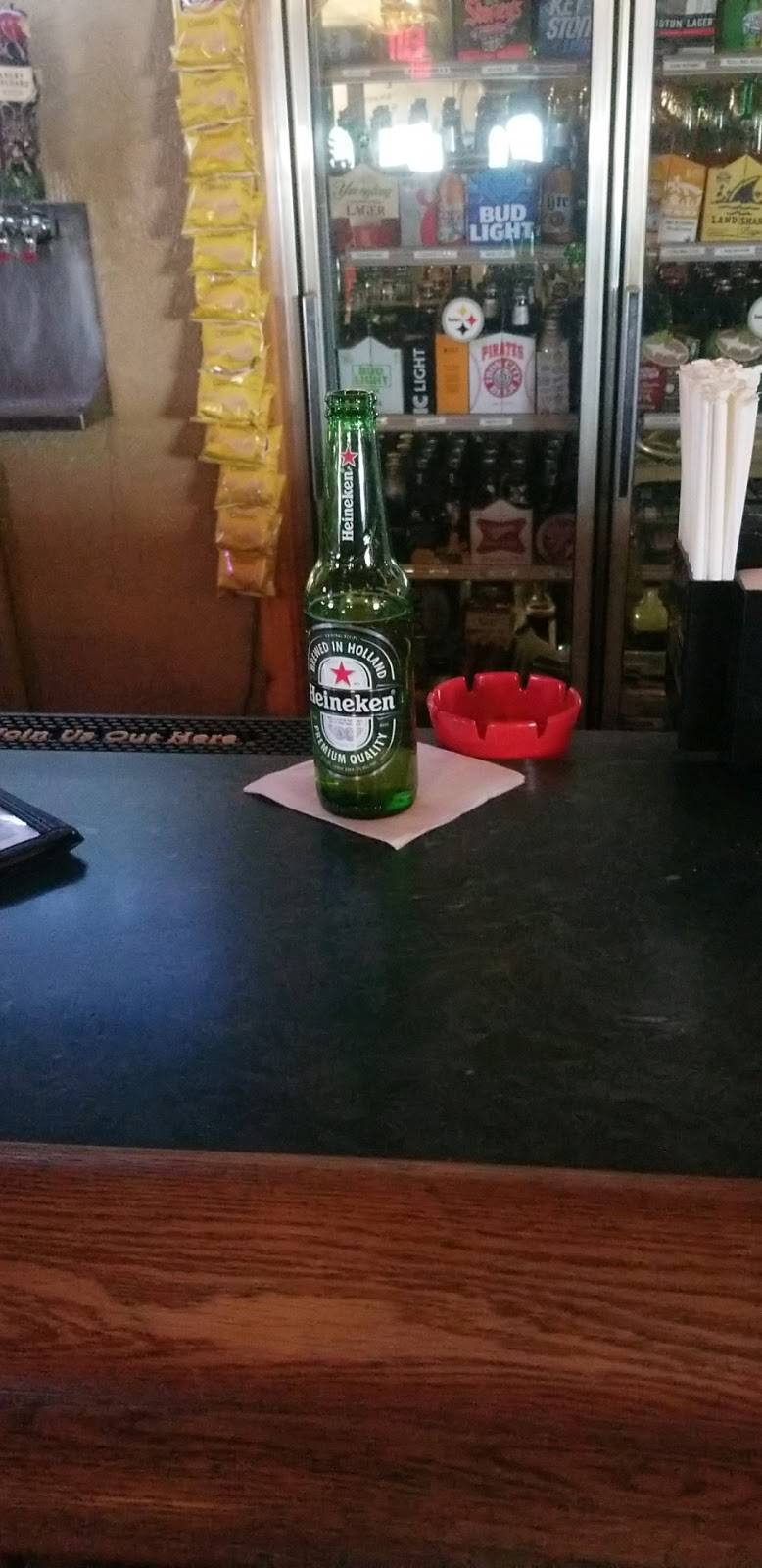 The Cabin Bar N Grille | restaurant | 918 S Center Ave, Hunker, PA 15639, USA | 7249251391 OR +1 724-925-1391