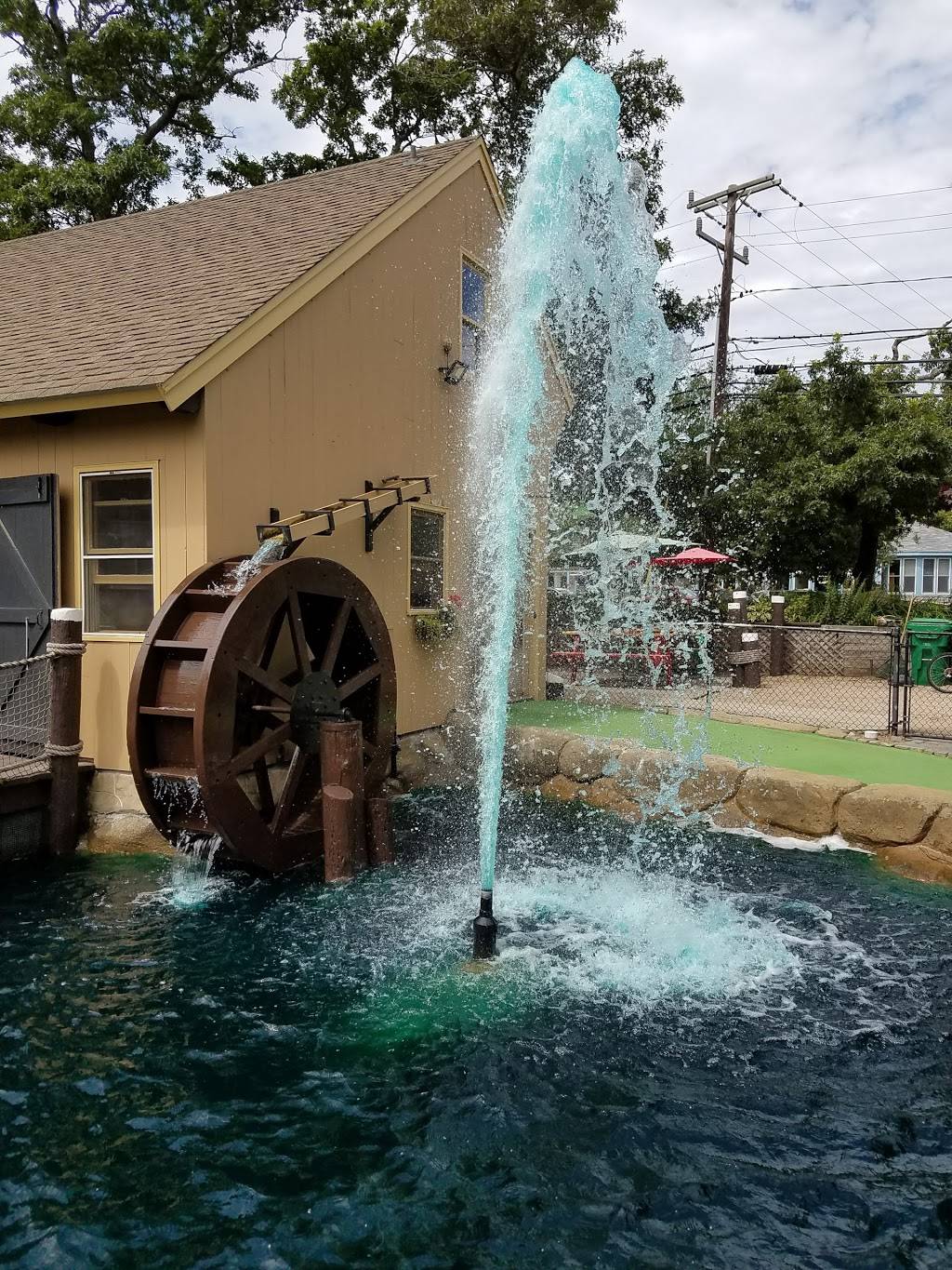 The Cove - Golf & Grill | restaurant | 386 State Rd, Vineyard Haven, MA 02568, USA | 5086932611 OR +1 508-693-2611