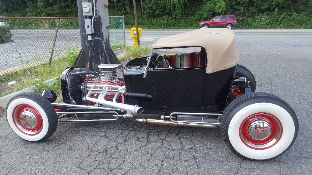 Johns Doggie Shop | restaurant | 525 Conchester Hwy, Boothwyn, PA 19061, USA | 6104949720 OR +1 610-494-9720