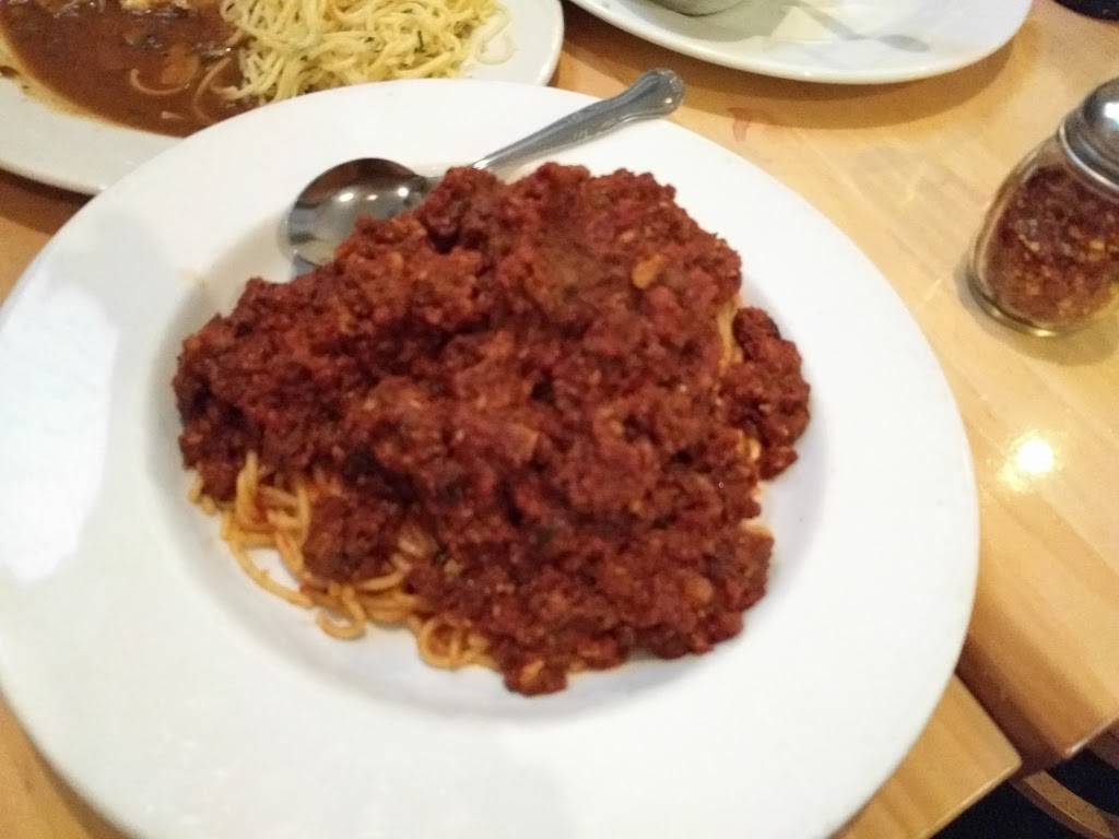 Fabrocinis Italian Kitchen | restaurant | 18608 Ventura Blvd, Tarzana, CA 91356, USA | 8183424490 OR +1 818-342-4490