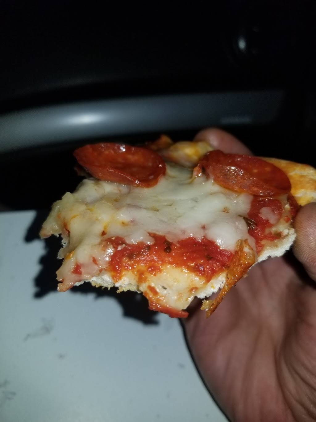 DiCarlos Original Pizza | meal takeaway | 541 Washington St, Newell, WV 26050, USA | 3044593559 OR +1 304-459-3559