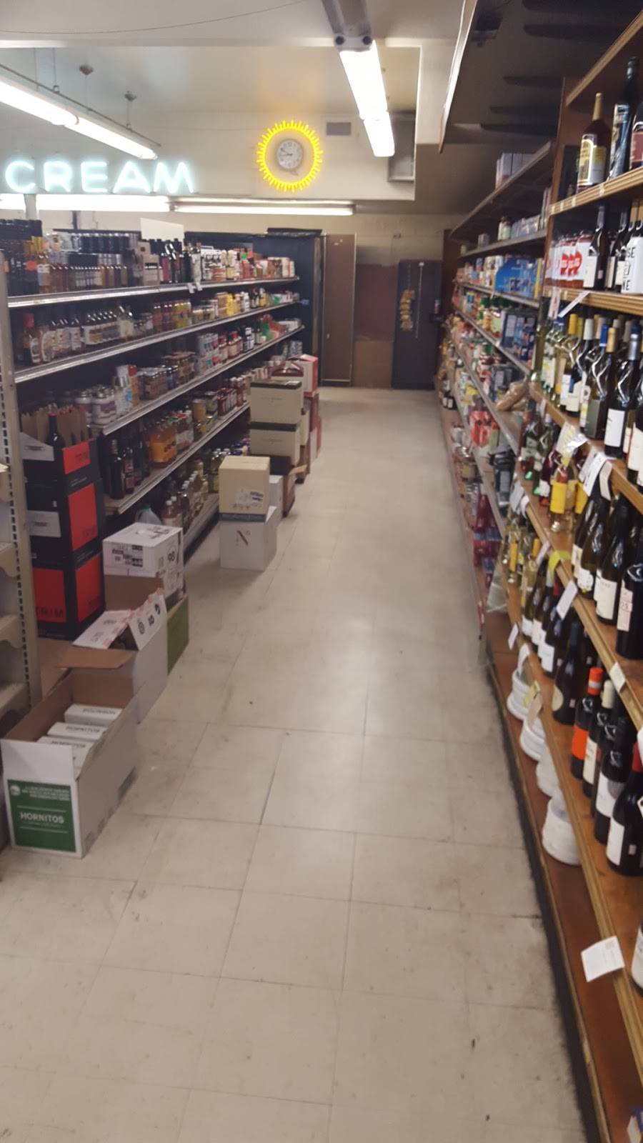 Golden Gate Market | restaurant | 221 2nd St, Sausalito, CA 94965, USA | 4153323040 OR +1 415-332-3040