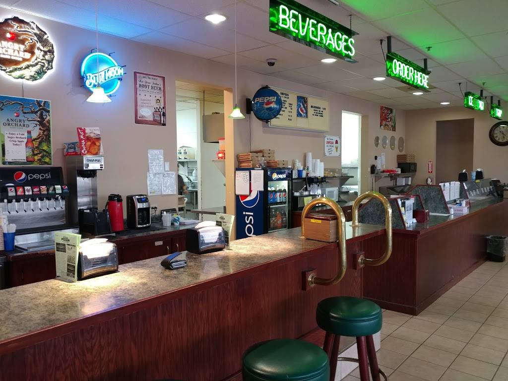 Gillianos Pizza and Ice Cream Parlor | restaurant | 1227 N Goerig St K, Woodland, WA 98674, USA | 3602254664 OR +1 360-225-4664