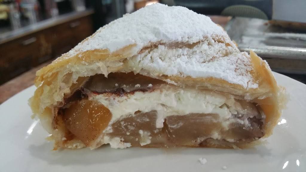 Village Grill | meal takeaway | 7301 Yellowstone Blvd, Forest Hills, NY 11375, USA | 7185444024 OR +1 718-544-4024