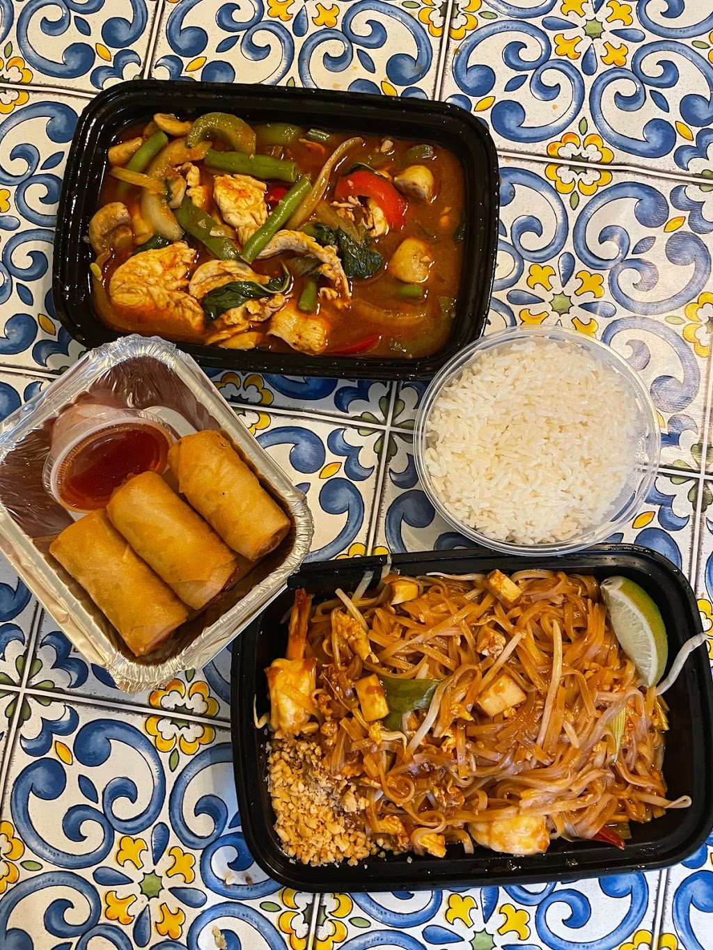 Siwa Thai Restaurant | restaurant | 96 Main St, Woodbridge Township, NJ 07095, USA | 7327505500 OR +1 732-750-5500