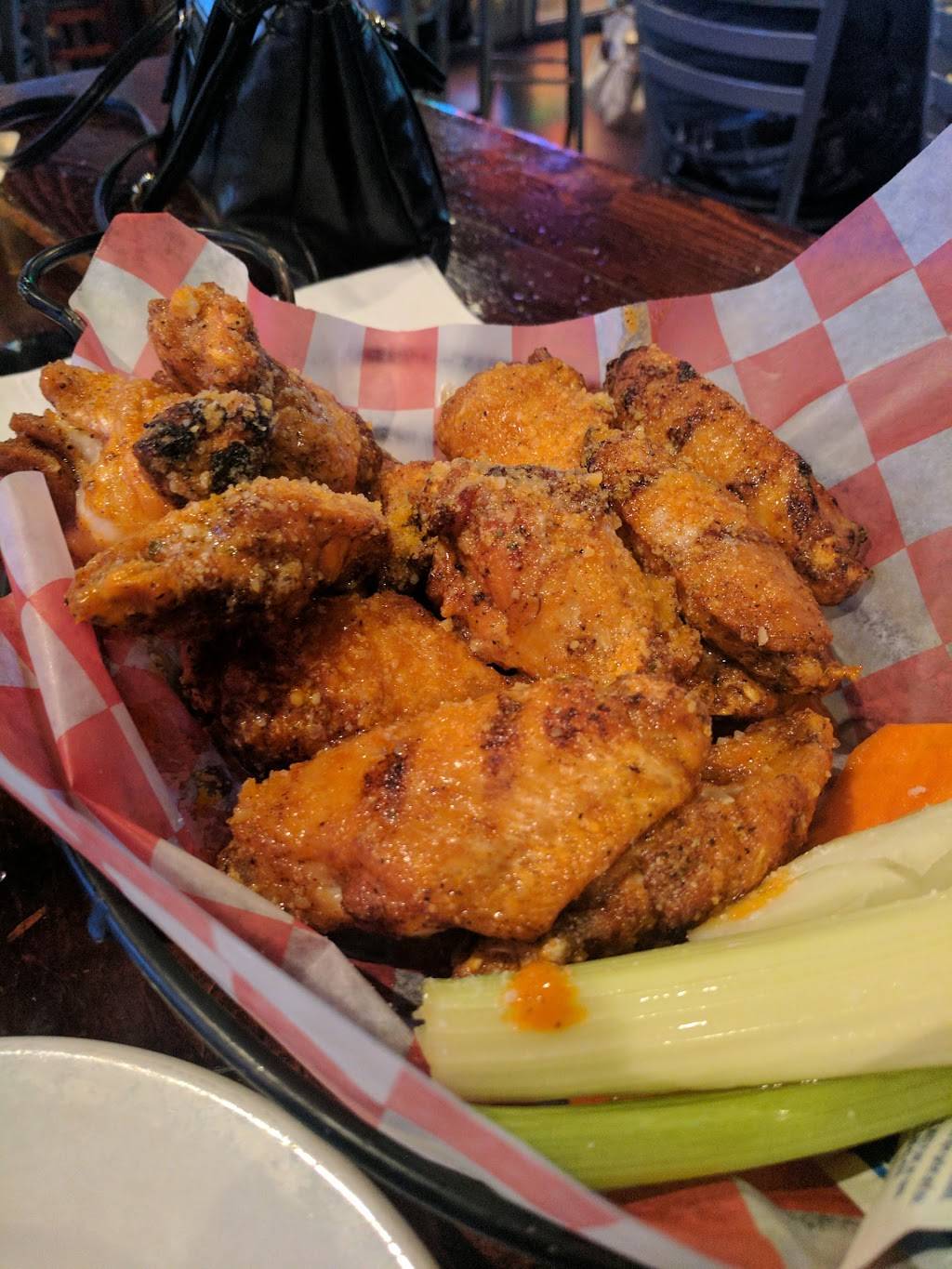 Wolves Head Pizza & Wings | restaurant | 1837 Lakewood Ranch Blvd, Bradenton, FL 34211, USA | 9412514028 OR +1 941-251-4028