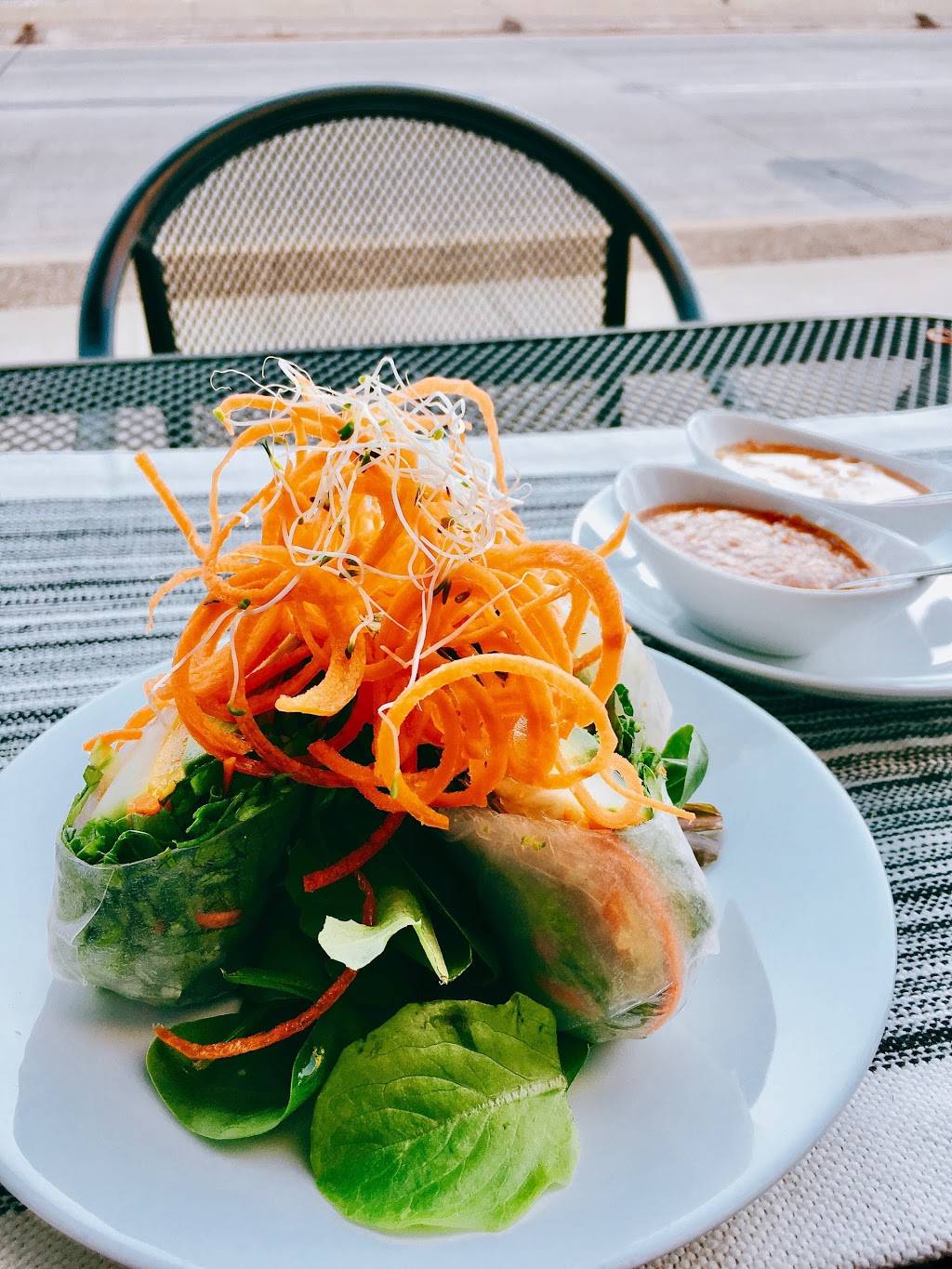 Mango Thai | restaurant | 318 S Broadway, Rochester, MN 55904, USA | 5072882360 OR +1 507-288-2360