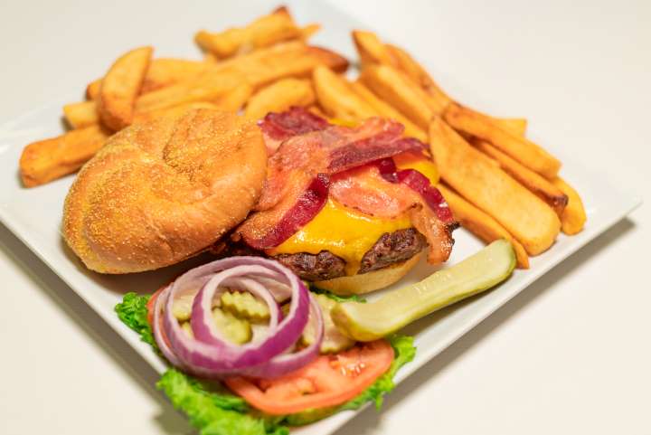 Onyx Grille and Lounge | restaurant | 620 Wells Rd, Orange Park, FL 32073, USA | 9045627400 OR +1 904-562-7400