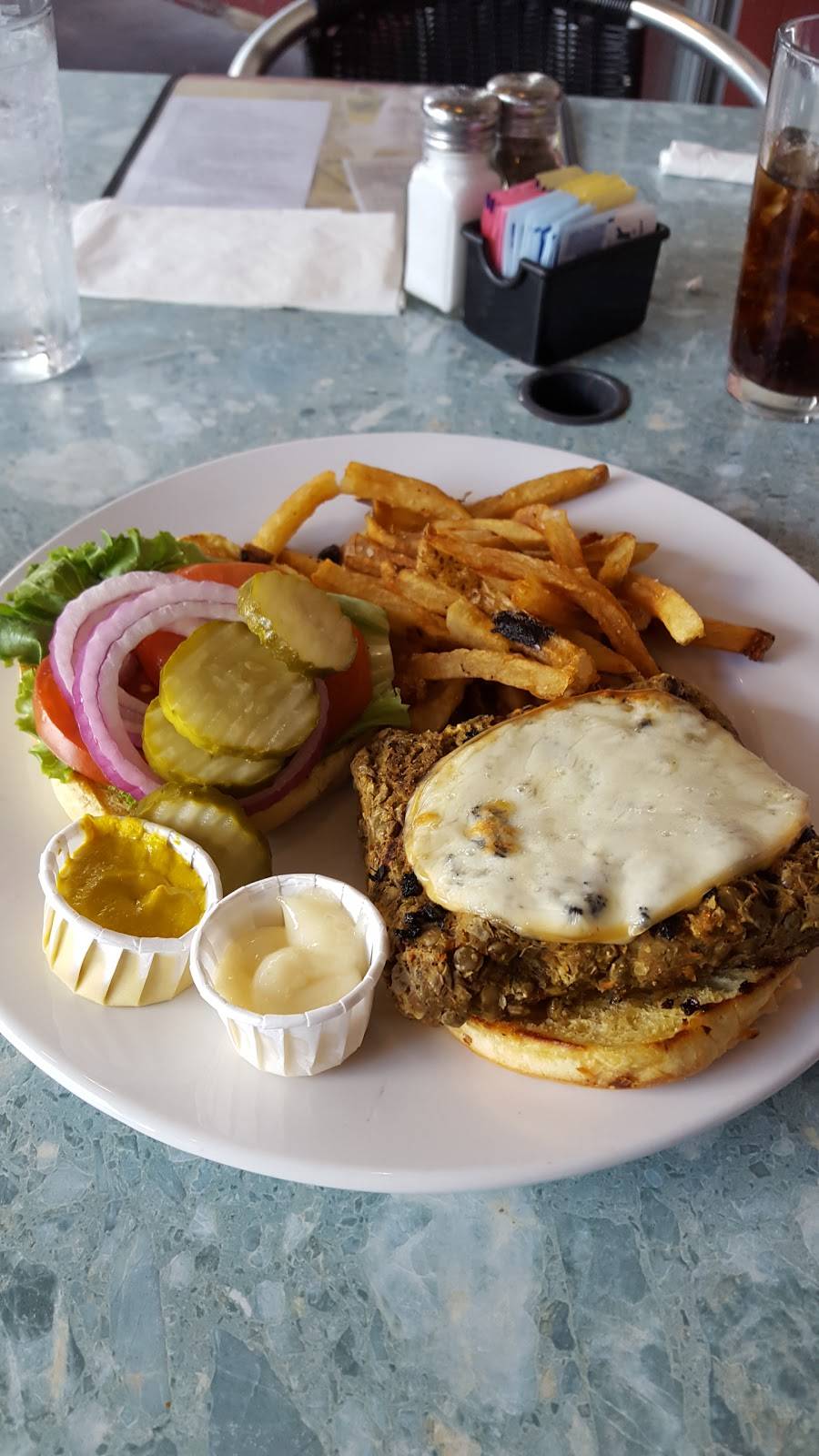 Double Wide Grill | restaurant | 2339 E Carson St, Pittsburgh, PA 15203, USA | 4123901111 OR +1 412-390-1111