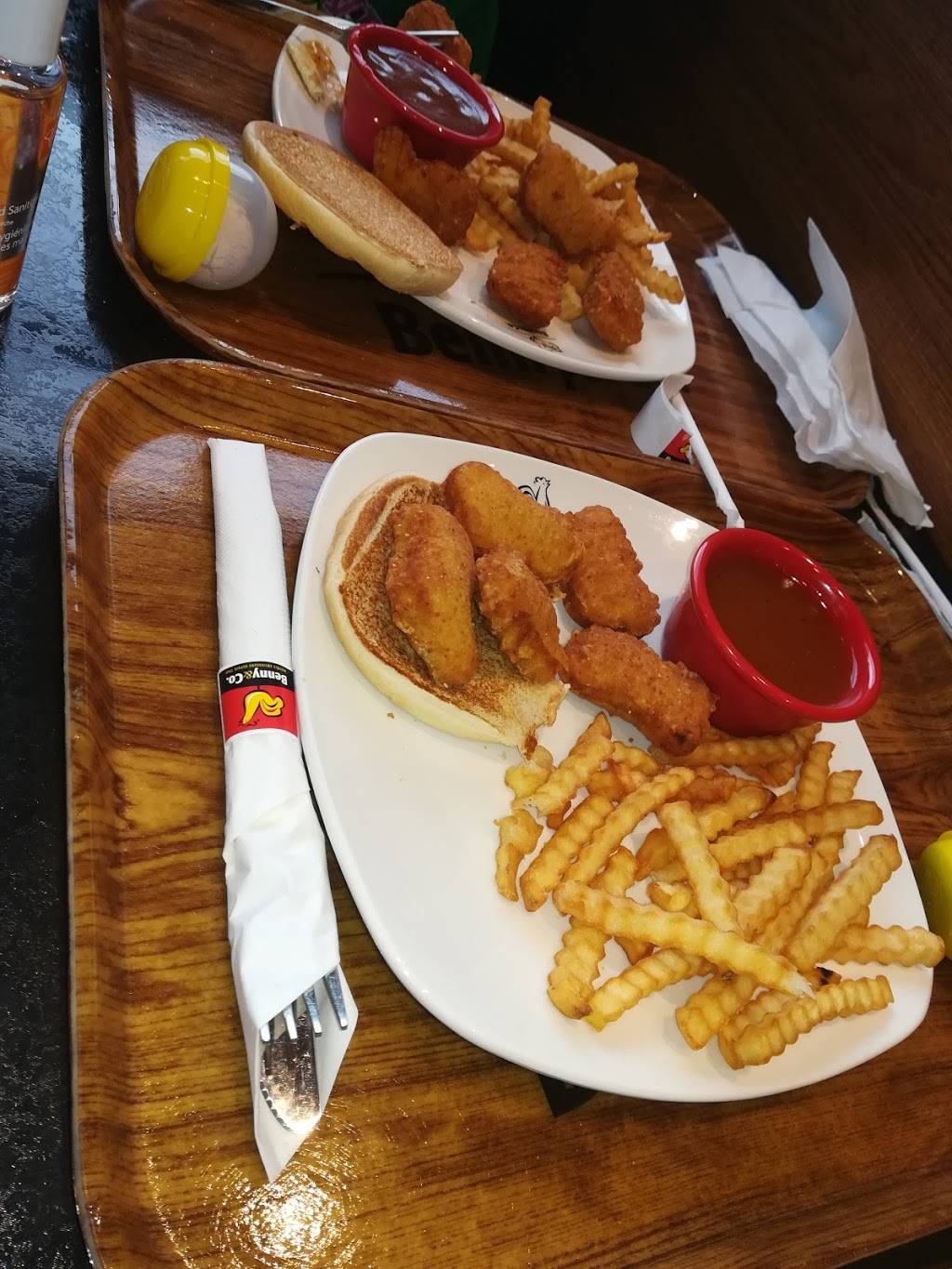 Benny et Cie La Prairie | restaurant | 965 Boulevard des Prés-Verts, La Prairie, QC J5R 0R3, Canada | 4508744444 OR +1 450-874-4444