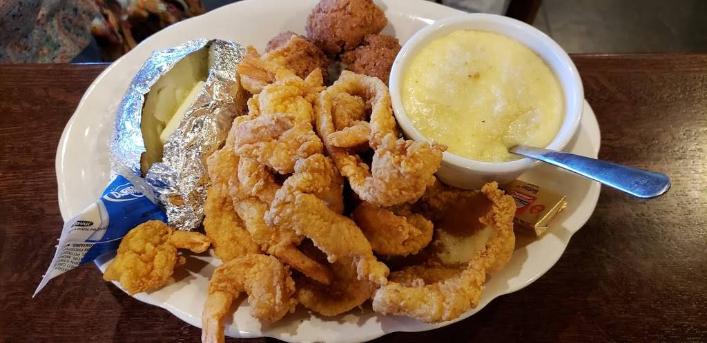 Cedar River Seafood | restaurant | 1592 W US Hwy 90, Lake City, FL 32055, USA | 3867528399 OR +1 386-752-8399