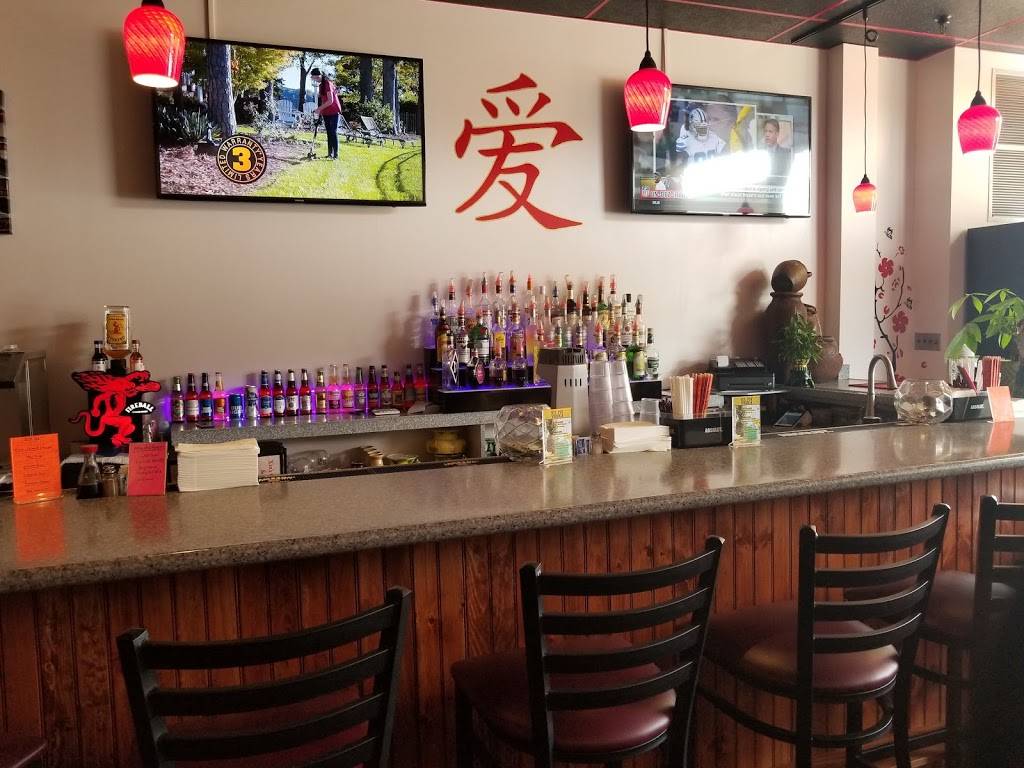 Xins Chinese Restaurant & Dragon Lounge | restaurant | 760 Main St, Lewiston, ME 04240, USA | 2077778000 OR +1 207-777-8000