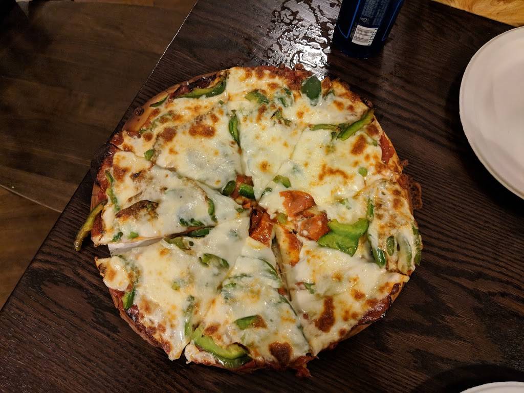 Frostys Bar & Family Pizza Big Mans Burrito Stand | restaurant | 252 Delaware Ave, Put-In-Bay, OH 43456, USA | 4192853278 OR +1 419-285-3278