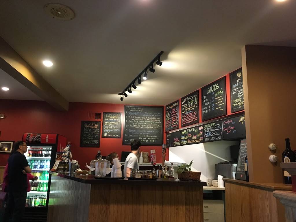 Christos Pizza and Pasta | restaurant | 4931 Main St, Manchester Center, VT 05255, USA | 8023622408 OR +1 802-362-2408