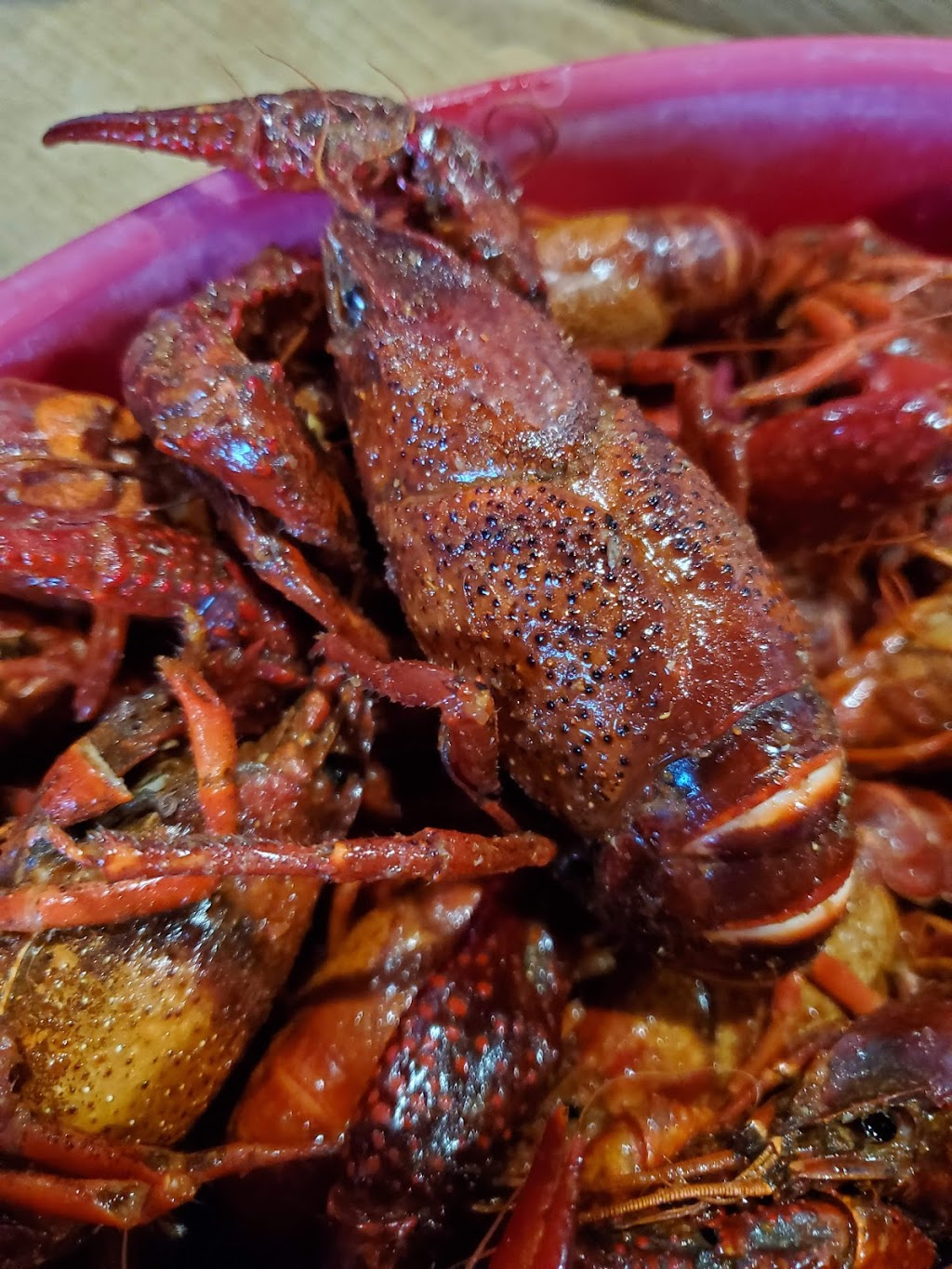 Buckets Crawfish and Seafood | restaurant | 111 Maryhill Rd, Pineville, LA 71360, USA | 3187046186 OR +1 318-704-6186