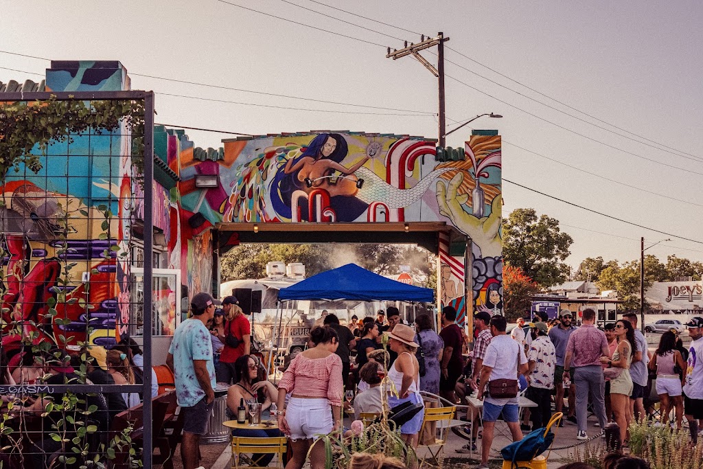 GiGis Deli | restaurant | 2327 N St Marys St, San Antonio, TX 78212, USA | 5024302101 OR +1 502-430-2101