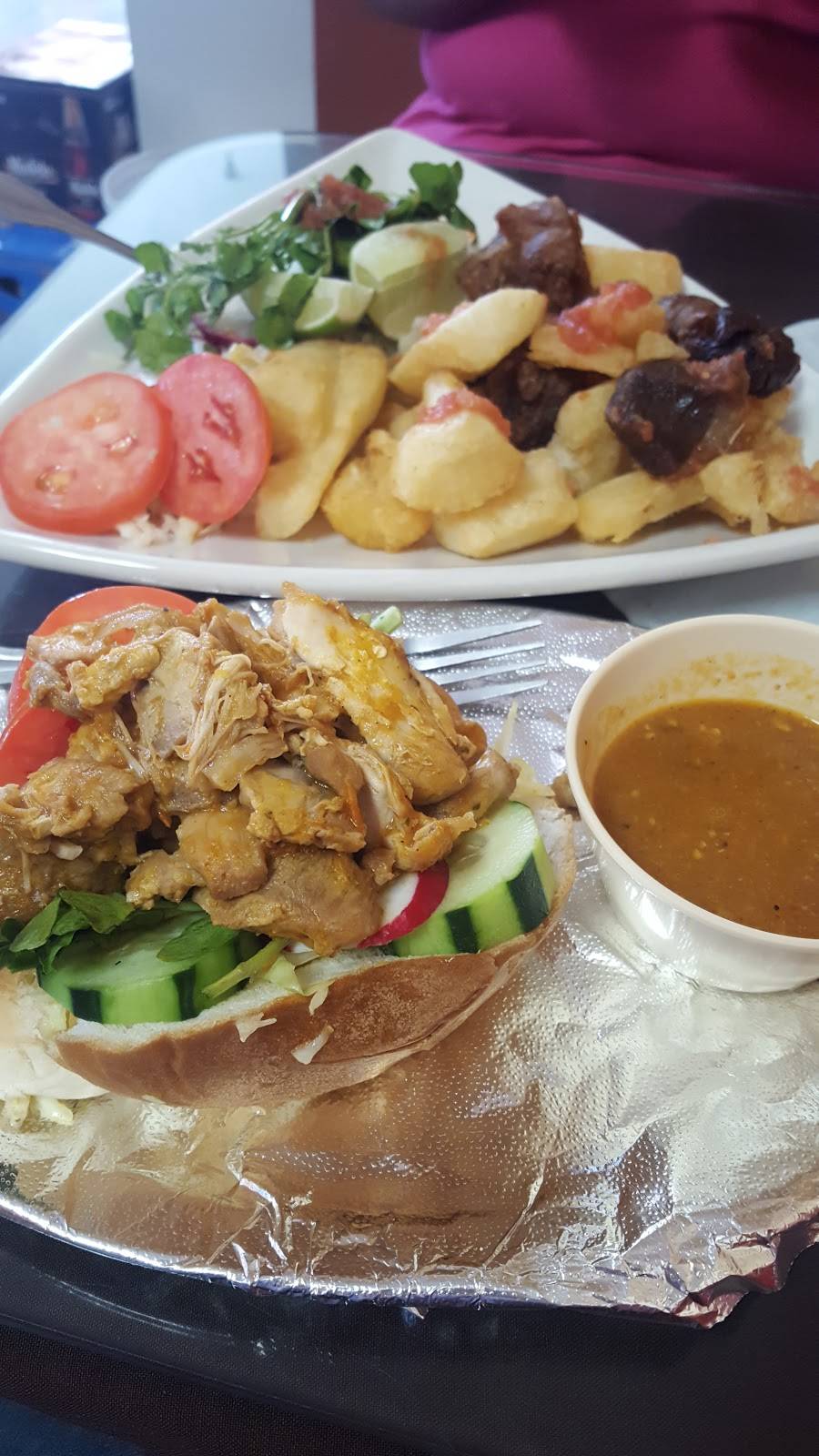 Los Comales Cafe | restaurant | 3329 W 8th St, Los Angeles, CA 90005, USA | 2133834317 OR +1 213-383-4317