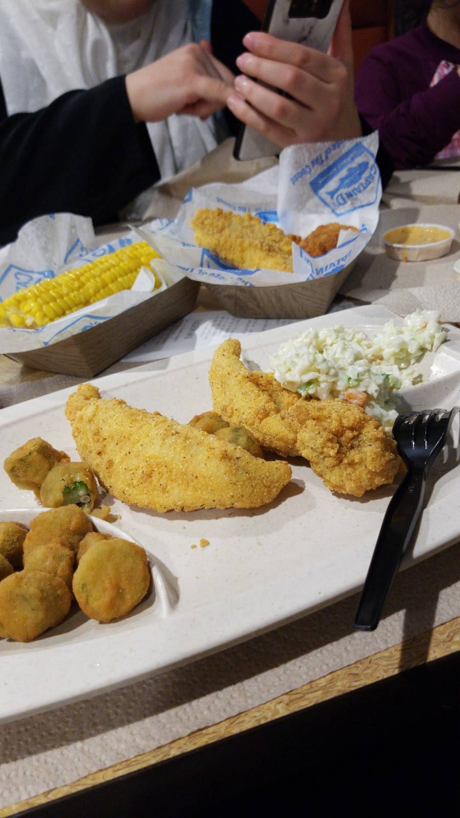 Captain Ds | restaurant | 2633 Lebanon Pike, Nashville, TN 37214, USA | 6153919946 OR +1 615-391-9946