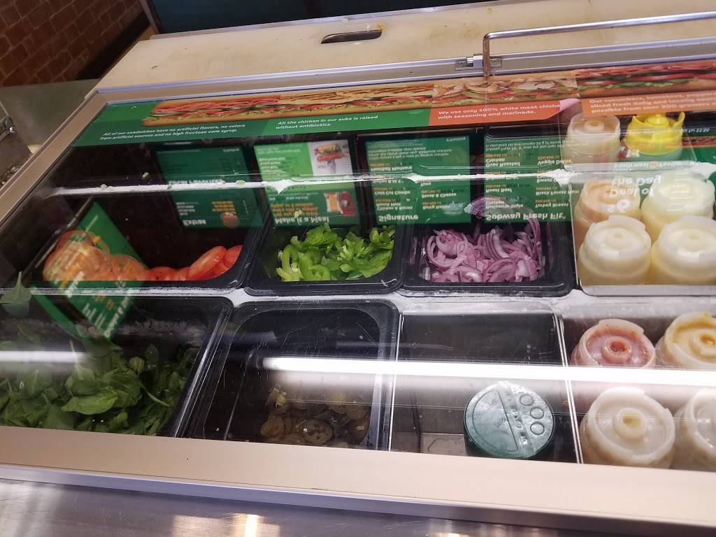 Subway Restaurants | restaurant | 5907 John R Rd, Troy, MI 48085, USA | 2488288422 OR +1 248-828-8422