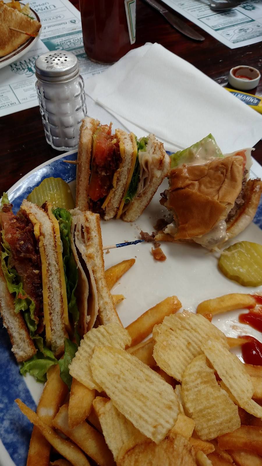 Famoores Family Restaurant | restaurant | 18 E 1st St, Oil City, PA 16301, USA | 8146764789 OR +1 814-676-4789