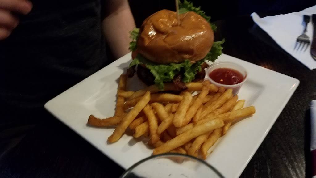 Glendale Grill | restaurant | 65 Glendale St, Easthampton, MA 01027, USA | 4132032300 OR +1 413-203-2300