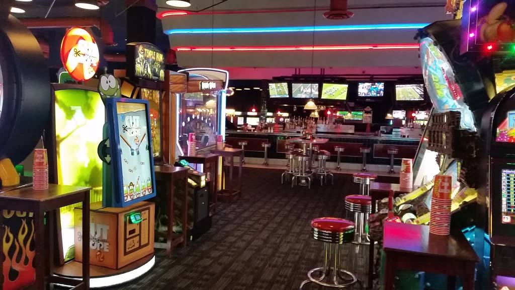 Dave & Busters | restaurant | 13857 Riverport Dr, Maryland Heights, MO 63043, USA | 3142098015 OR +1 314-209-8015