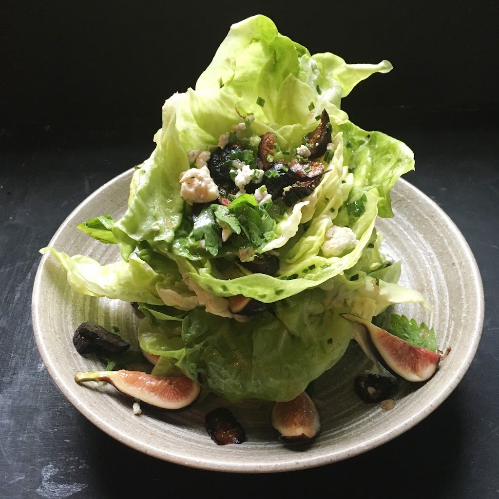 The Twisted Tail | restaurant | 509 S 2nd St, Philadelphia, PA 19147, USA | 2155582471 OR +1 215-558-2471