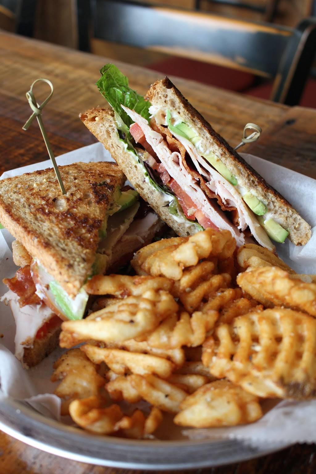 Hillgrove Tap | restaurant | 800 Hillgrove Ave, Western Springs, IL 60558, USA | 7082900055 OR +1 708-290-0055