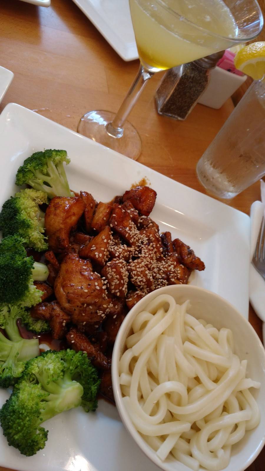 M Kitchen | restaurant | 340 Columbiana Dr, Columbia, SC 29212, USA | 8037640558 OR +1 803-764-0558