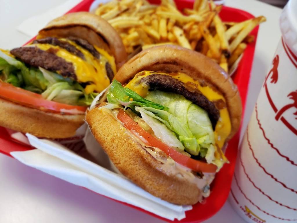 In-N-Out Burger | restaurant | 2010 Hacienda Dr, Vista, CA 92081, USA | 8007861000 OR +1 800-786-1000
