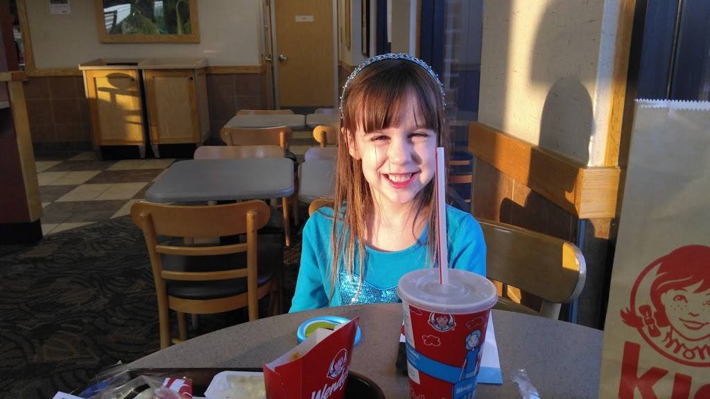 Wendys | restaurant | 1344 Walton Blvd, Rochester Hills, MI 48309, USA | 2486560839 OR +1 248-656-0839